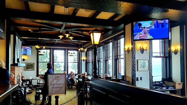 Seaside Pub Night at The Snug