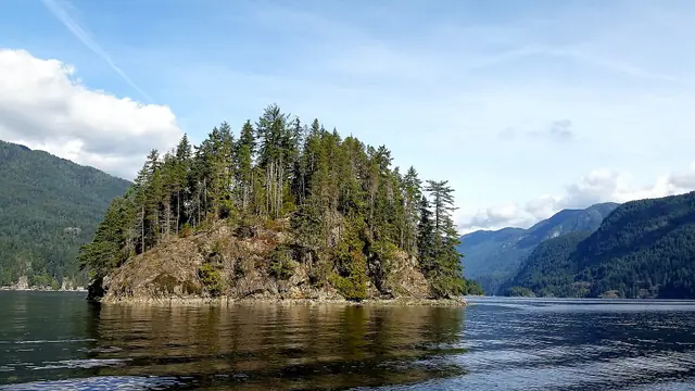 Hike to Jug Island Beach