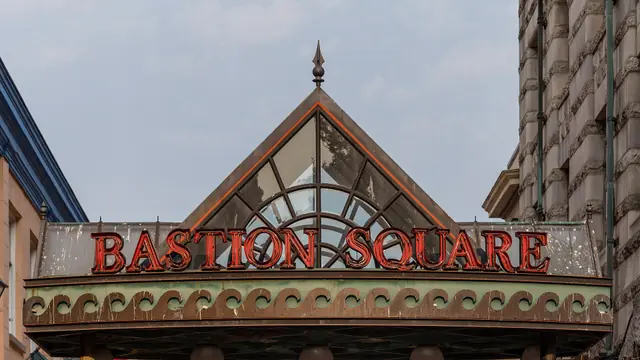Wander Bastion Square