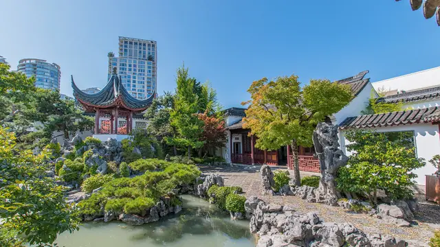 Wander the Dr. Sun Yat-Sen Classical Chinese Garden