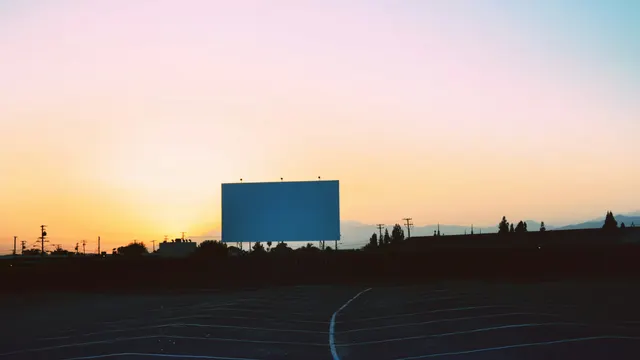 Cinema Sul Corso on the Drive