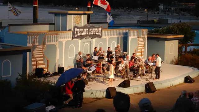Free Sunset Show at Kitsilano Showboat