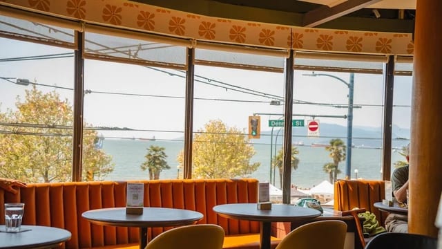 Sunken Cocktails at the Bayside Lounge
