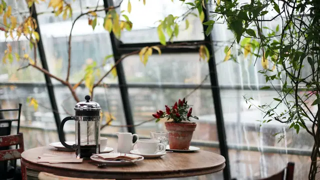 Slow Coffee at Crescent Coffee House
