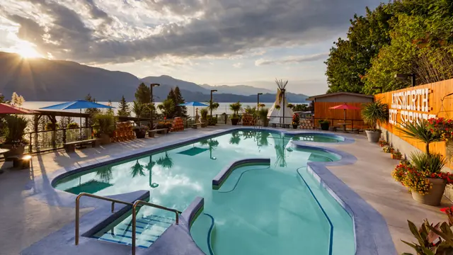 Ainsworth Hot Springs: The Cave-Soak Weekend