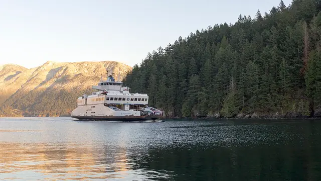 Bowen Island Ferry Day from Horseshoe Bay