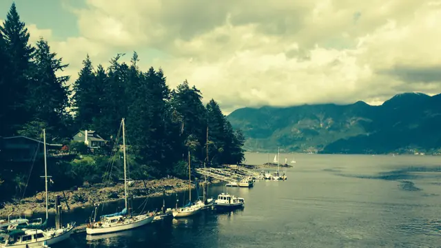 Bowen Island Overnight: A Cottage in Snug Cove