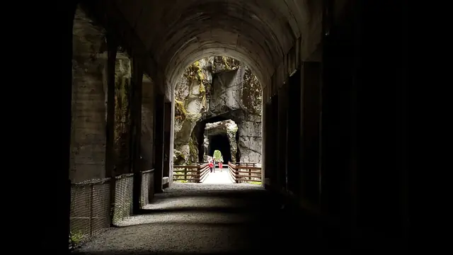 Hope & the Othello Tunnels: A Dramatic Canyon Getaway
