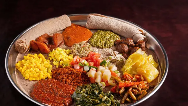 Eritrean Plates and a Drink at Dahlak