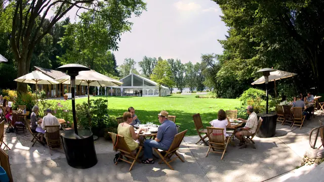 Lakeside Dining at Hart House on Deer Lake