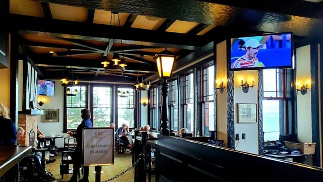 Seaside Pub Night at The Snug