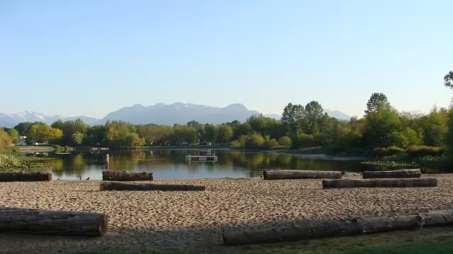 Lakeside Loop at Trout Lake
