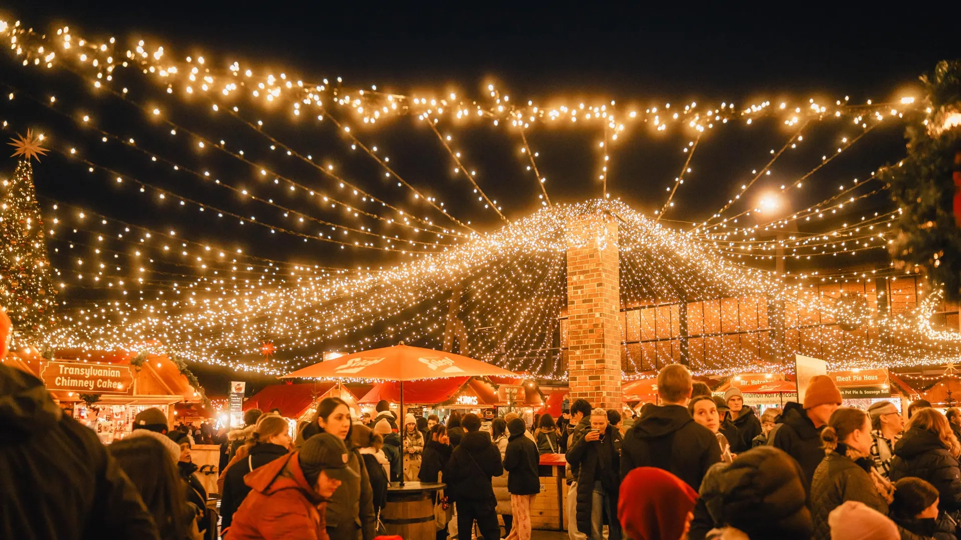 Vancouver Christmas Market, Jack Poole Plaza, Coal Harbour, Vancouver BC