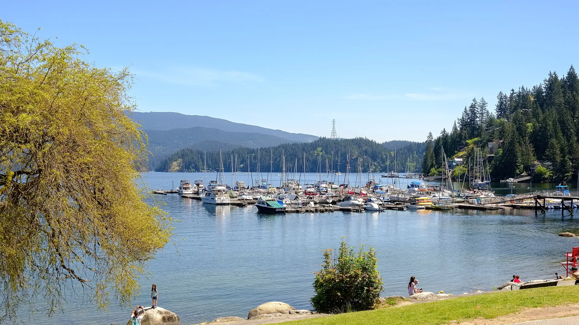 Kayak Deep Cove into Indian Arm, Deep Cove waterfront, Vancouver BC