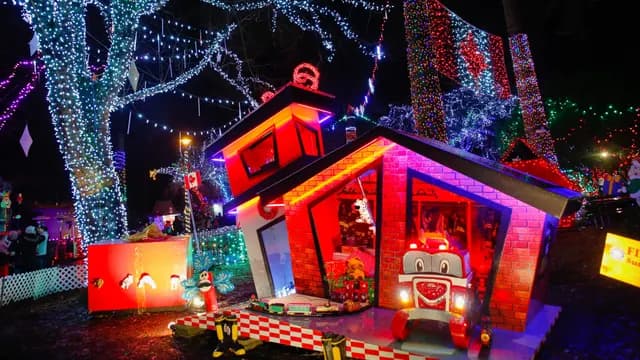 Noël Holiday Light Festival with Bright Nights in Cloverdale