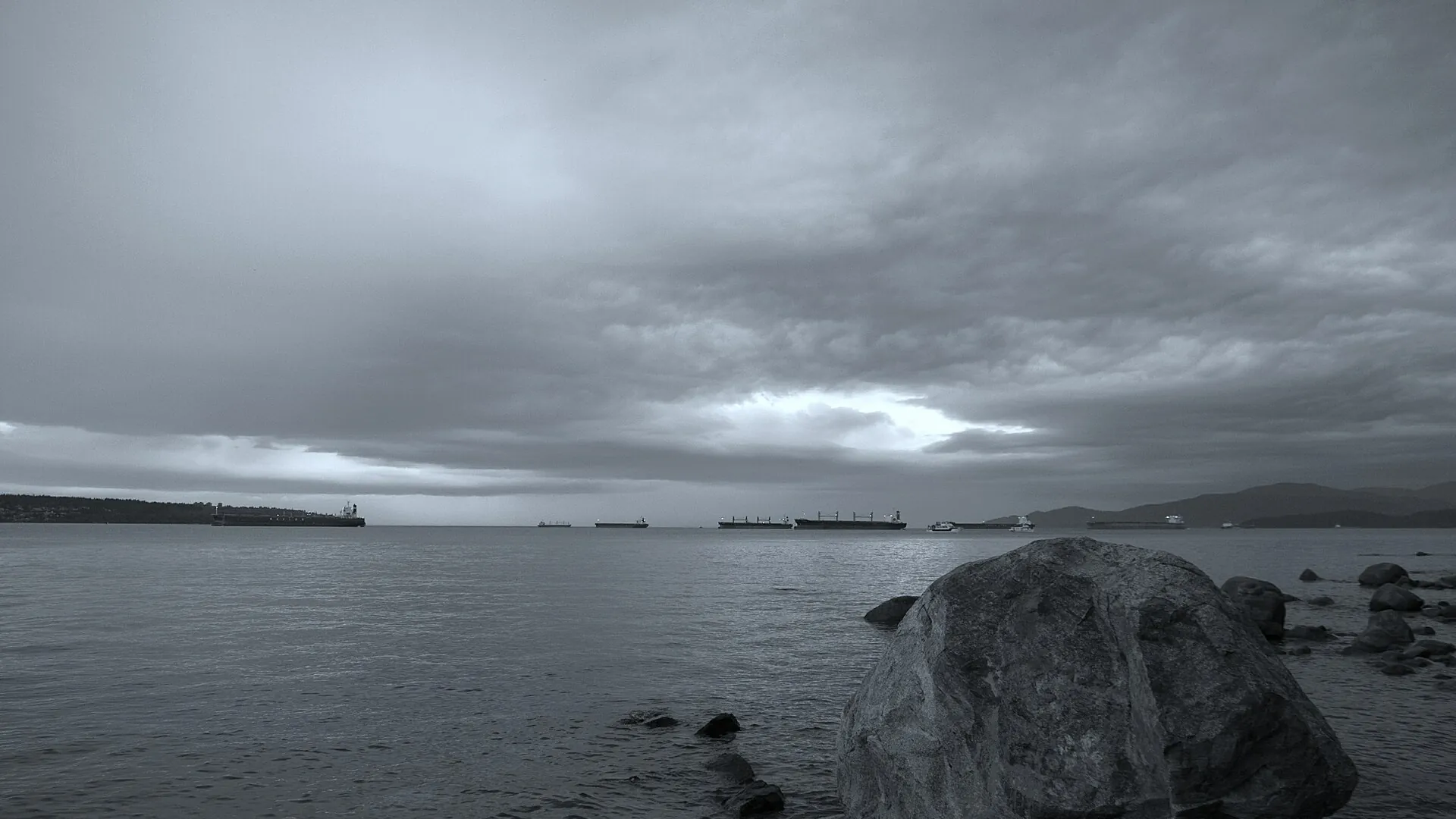 Rent Bikes and Cycle the Stanley Park Seawall