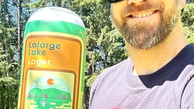 Pints at Mariner Brewing